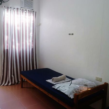 Готель Ese House Dumaguete City Екстер'єр фото