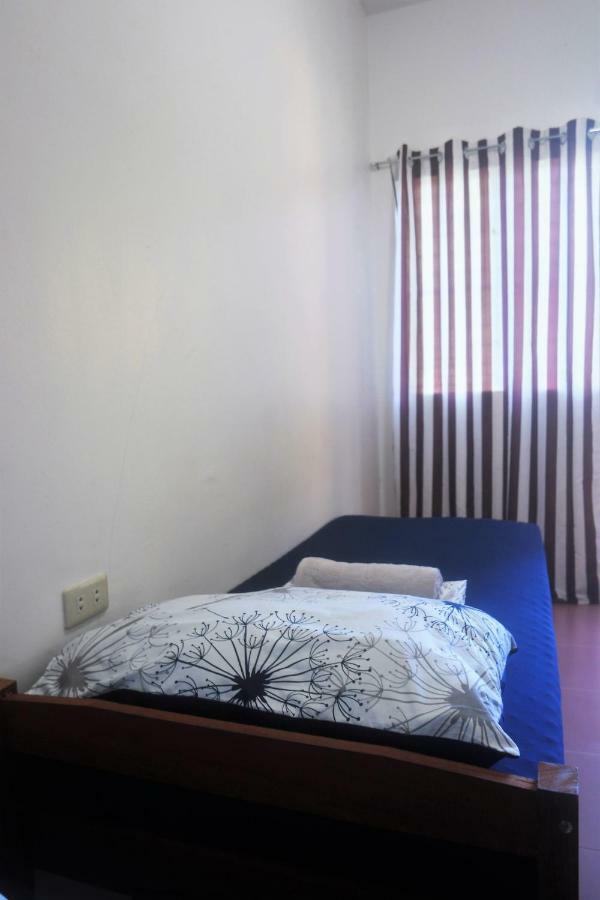 Готель Ese House Dumaguete City Екстер'єр фото