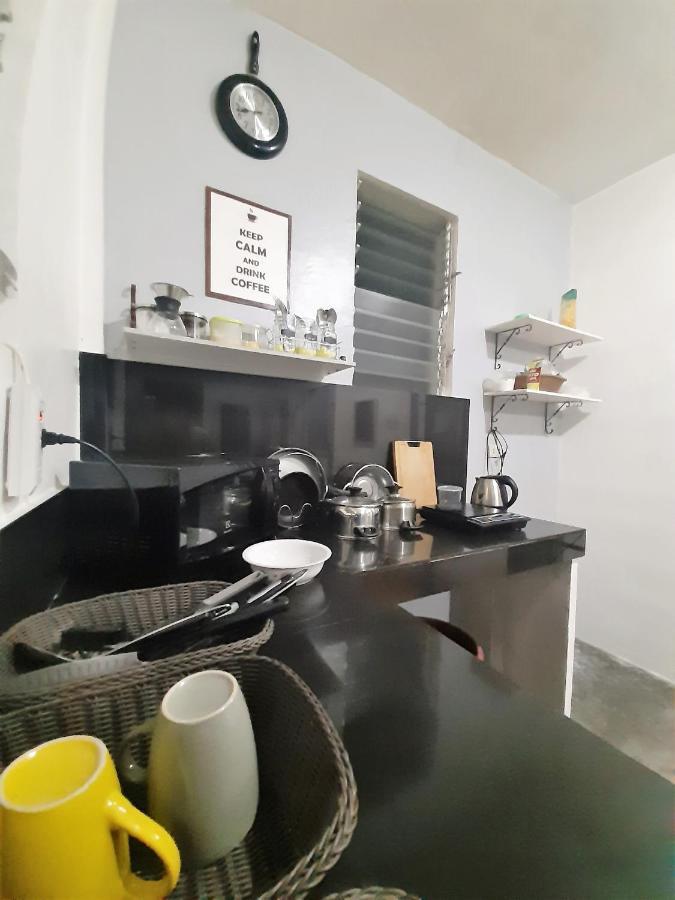 Готель Ese House Dumaguete City Екстер'єр фото
