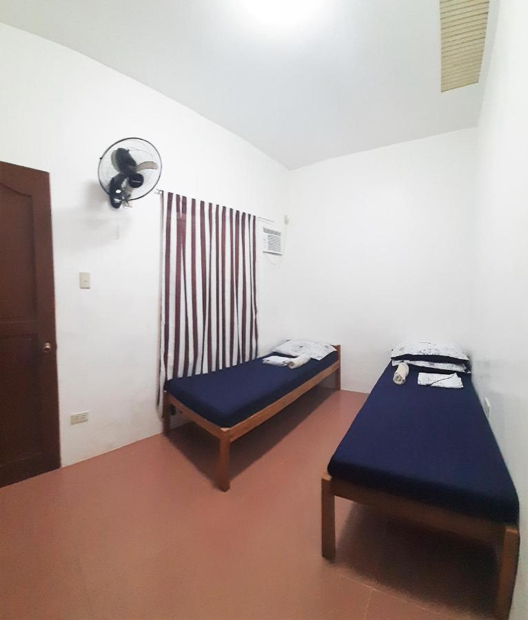 Готель Ese House Dumaguete City Екстер'єр фото